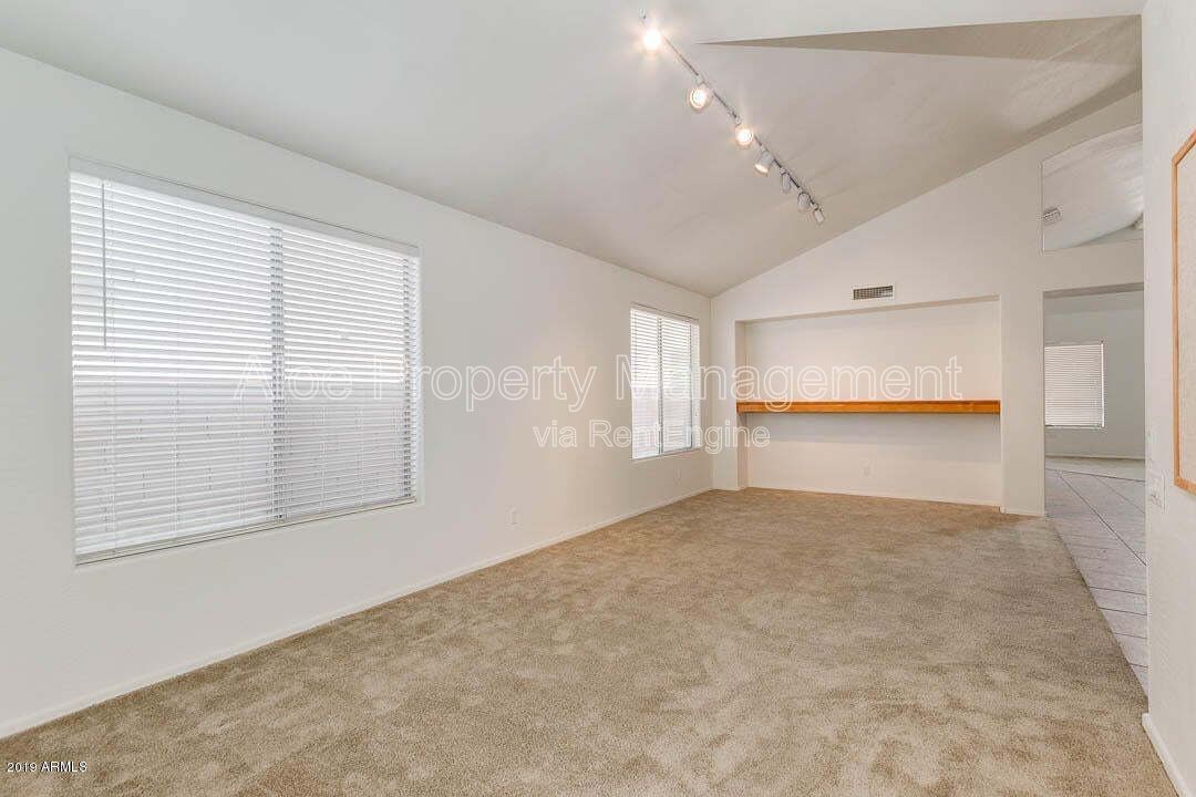 6321 S Four Peaks Pl in Chandler, AZ - Community Pool property image