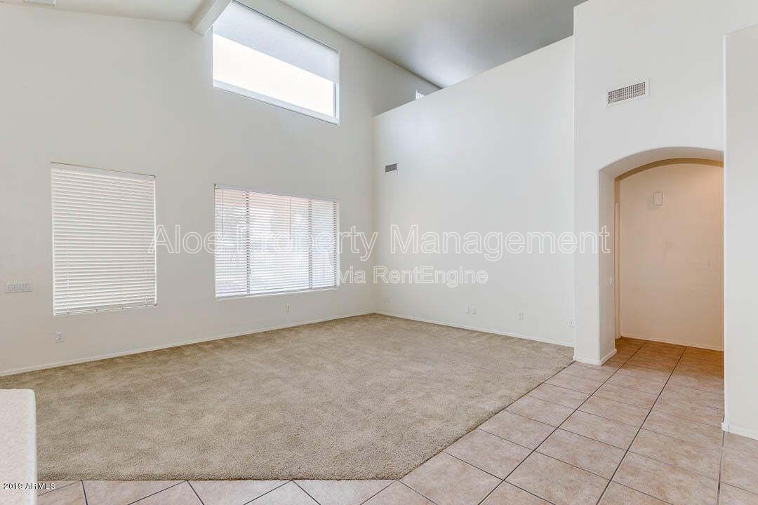 6321 S Four Peaks Pl in Chandler, AZ - Community Pool property image