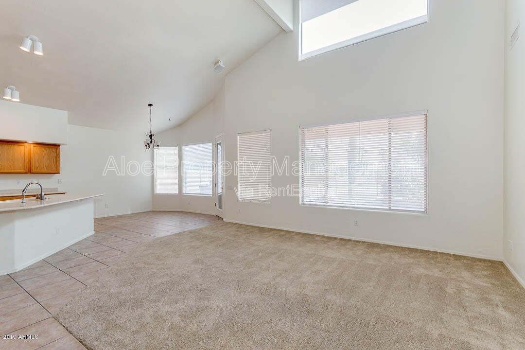 6321 S Four Peaks Pl in Chandler, AZ - Community Pool property image