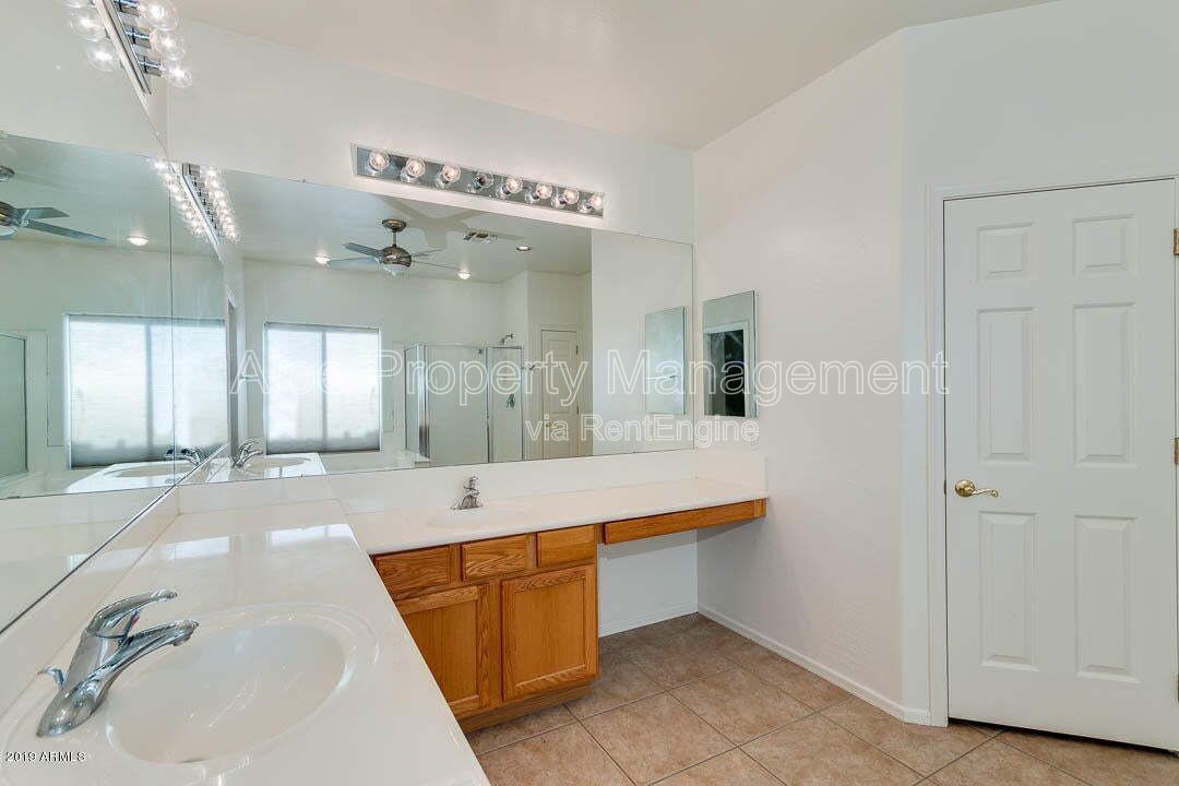 6321 S Four Peaks Pl in Chandler, AZ - Community Pool property image