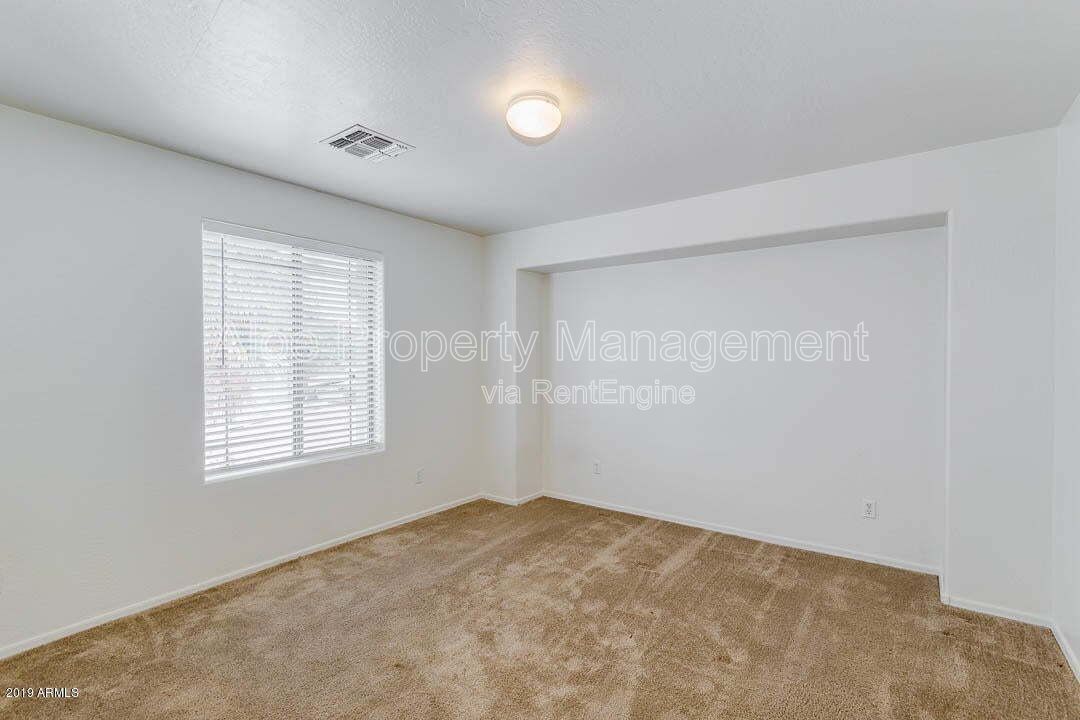 6321 S Four Peaks Pl in Chandler, AZ - Community Pool property image