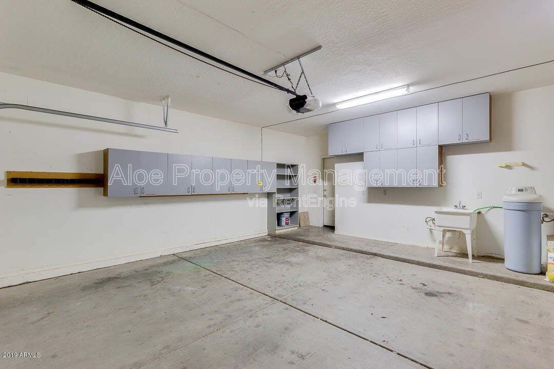 6321 S Four Peaks Pl in Chandler, AZ - Community Pool property image