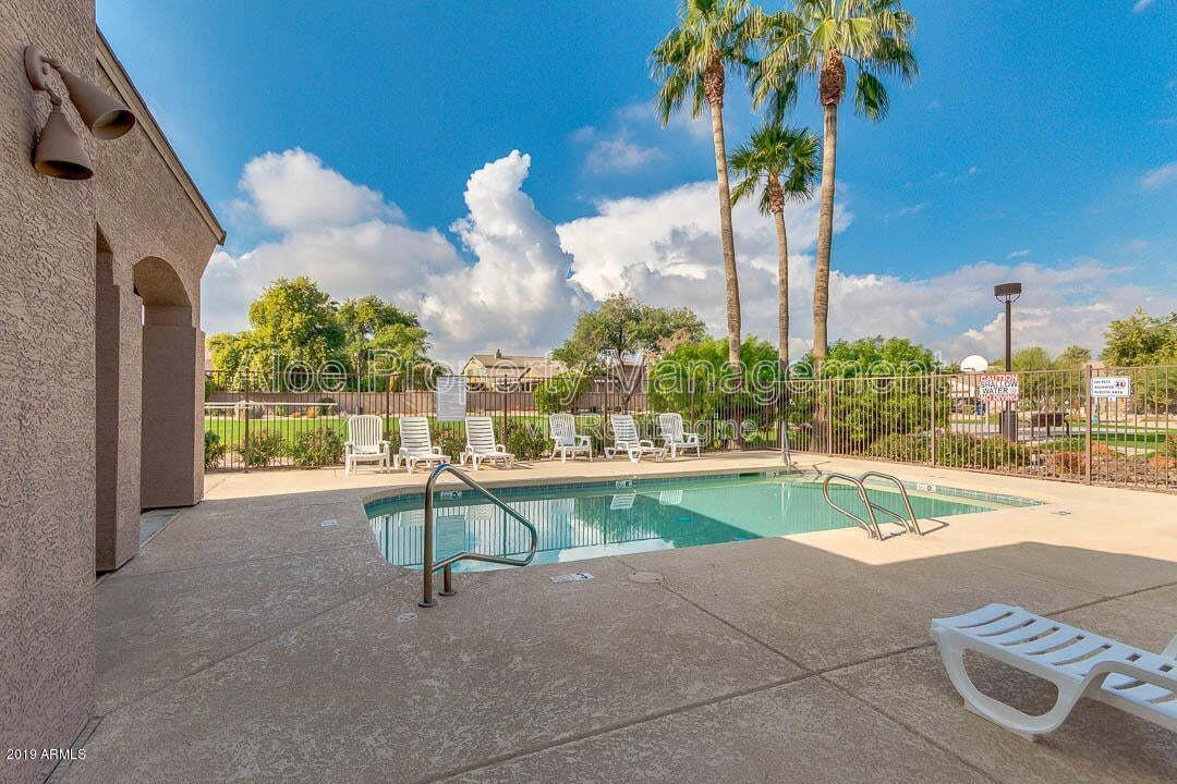 6321 S Four Peaks Pl in Chandler, AZ - Community Pool property image