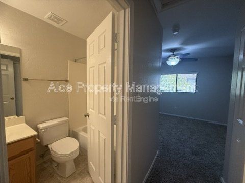 410 S Seawynds Dr in Gilbert - The Islands - Community Pool property image