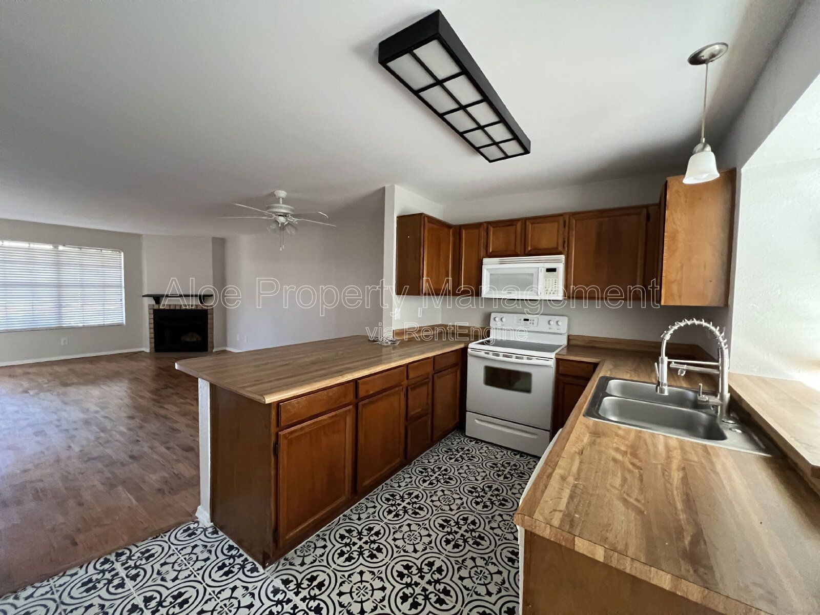 5704 E Aire Libre Ave UNIT 1081 in Scottsdale, AZ property image
