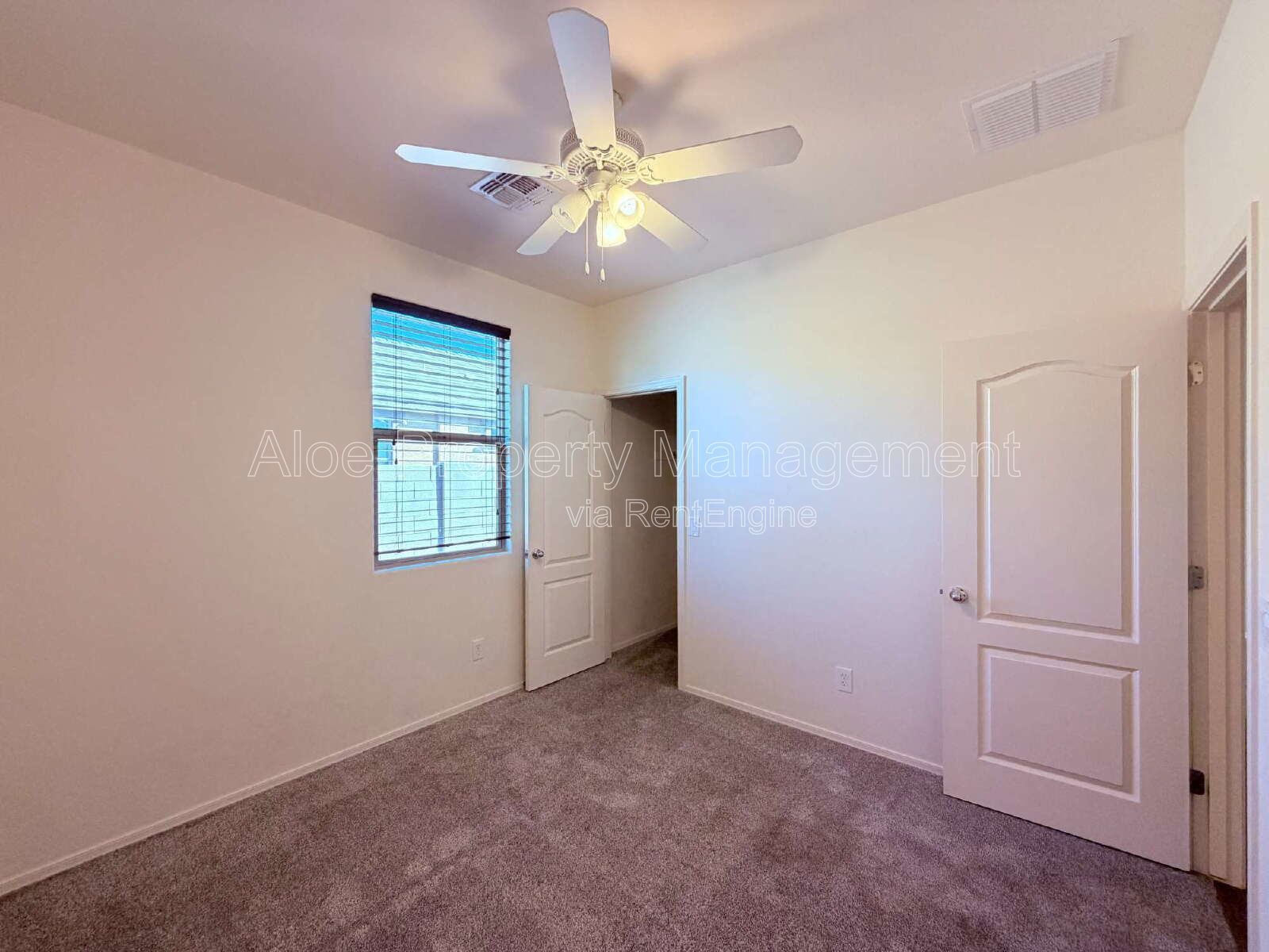 21121 East Via De Olivos in Queen Creek property image