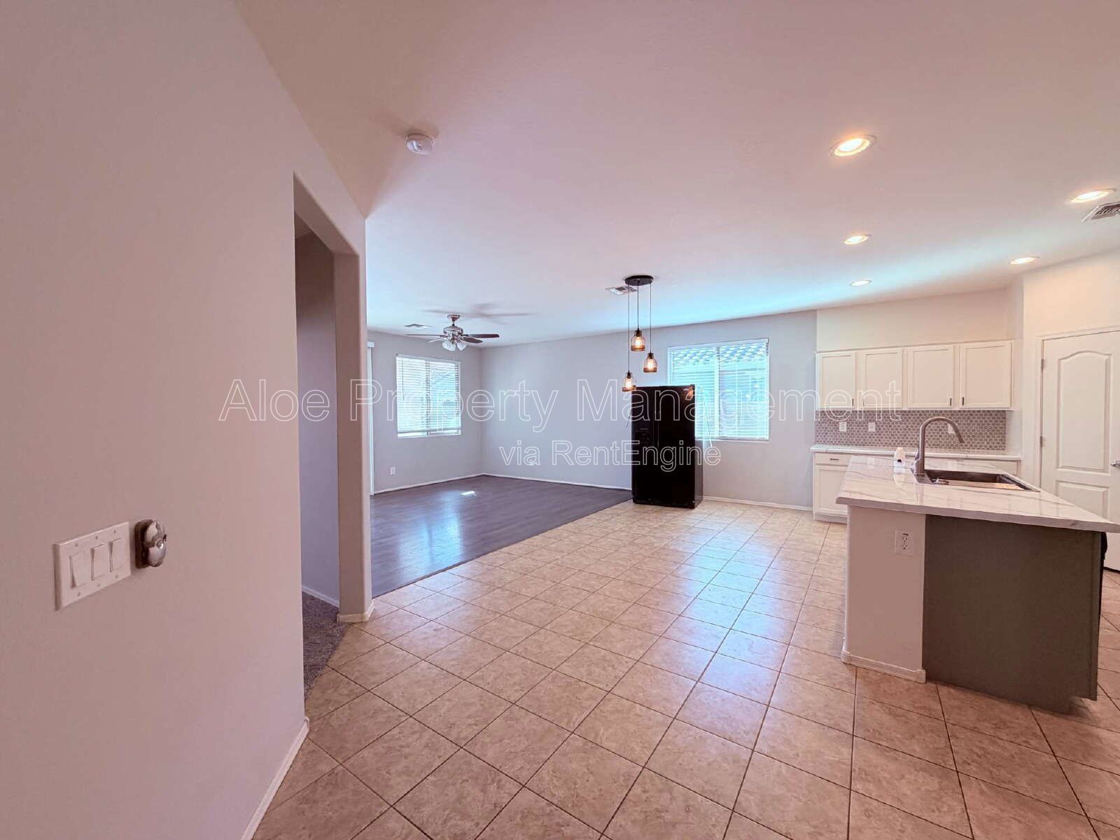 21121 East Via De Olivos in Queen Creek property image