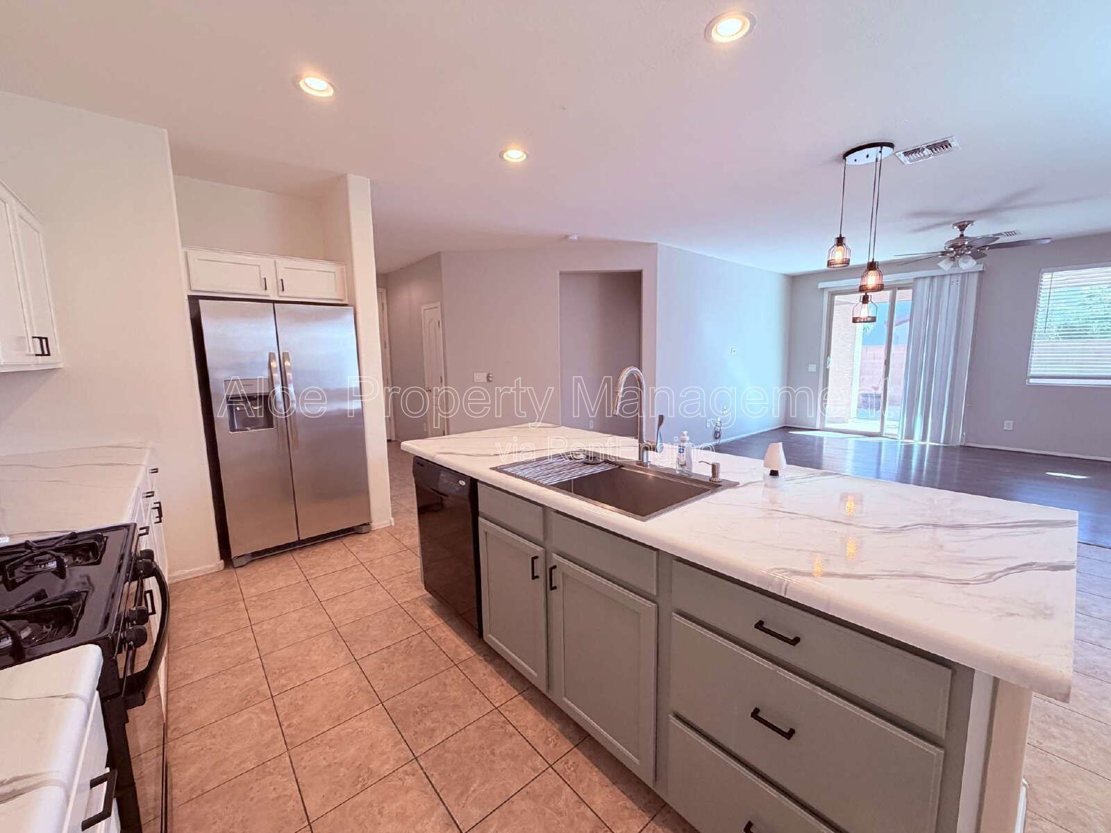 21121 East Via De Olivos in Queen Creek property image