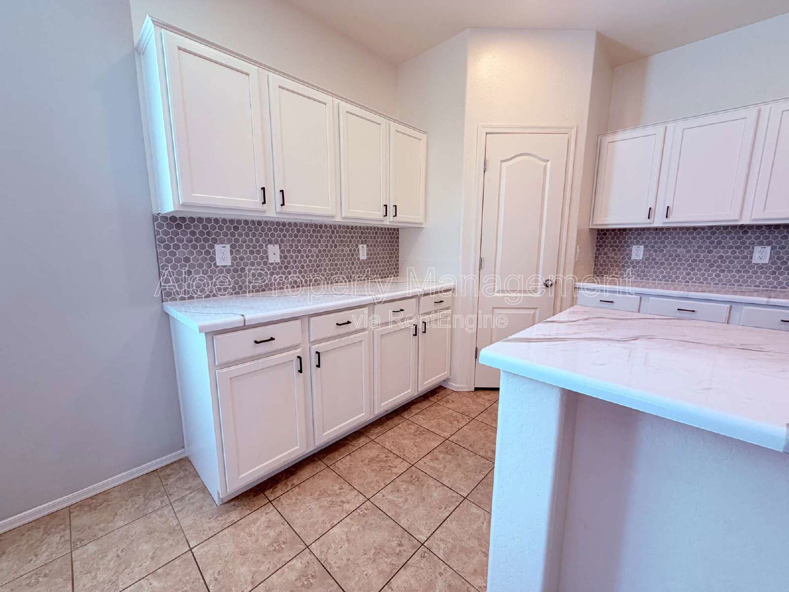 21121 East Via De Olivos in Queen Creek property image