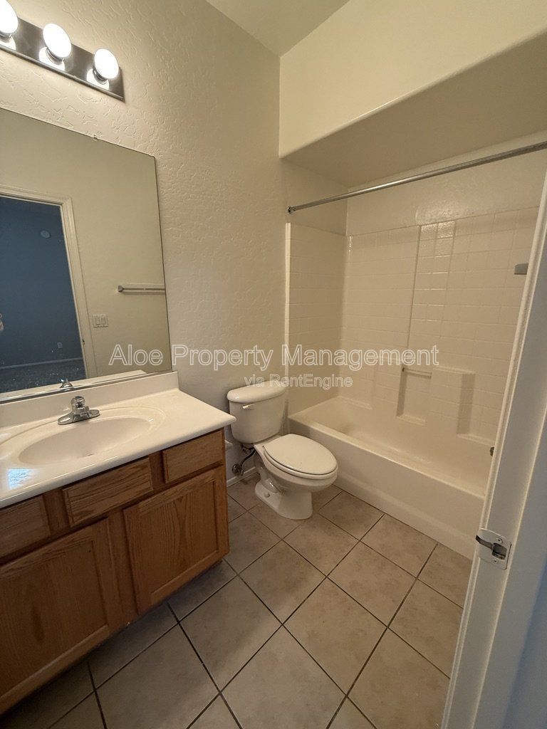 2027 E University Dr, Unit 102 in Tempe, AZ property image