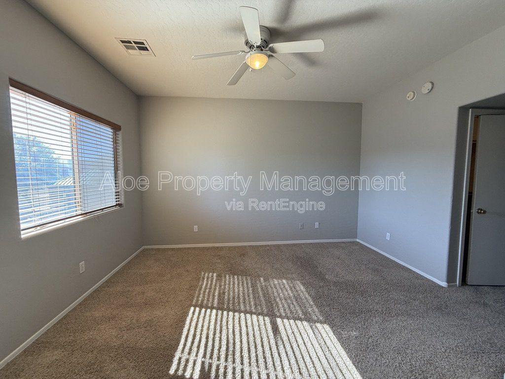 2027 E University Dr, Unit 102 in Tempe, AZ property image