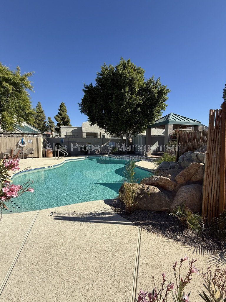 2027 E University Dr, Unit 102 in Tempe, AZ property image