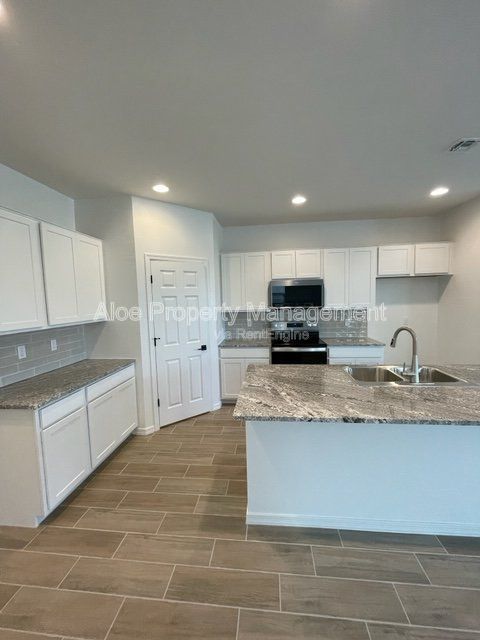 35912 W Santa Monica Ave in Maricopa, AZ property image