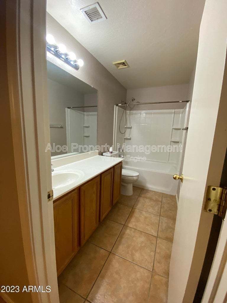 1847 W Desert Seasons Dr. Home in San Tan Valley! property image